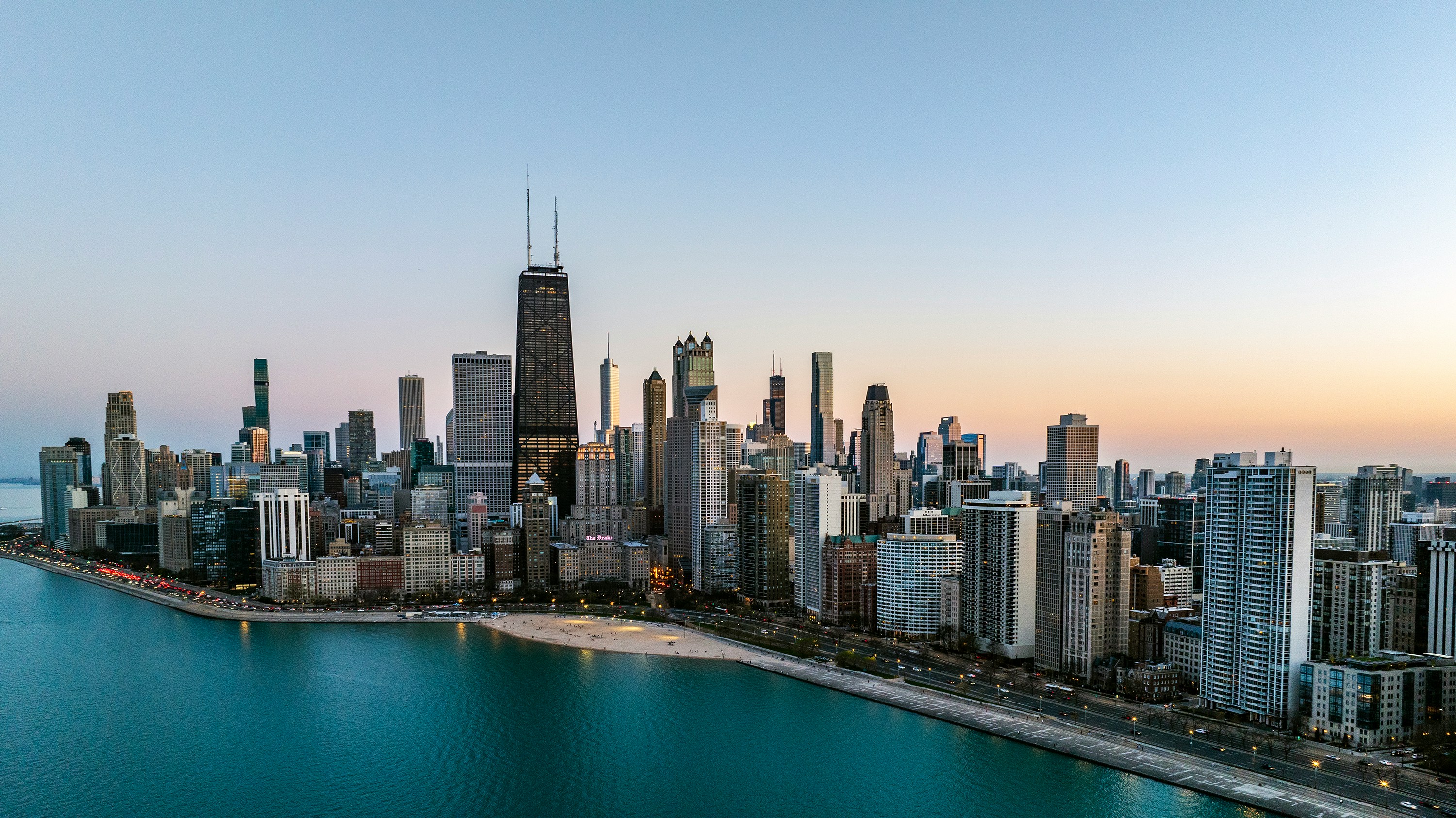 Chicago, IL skyline — local weather forecast and conditions